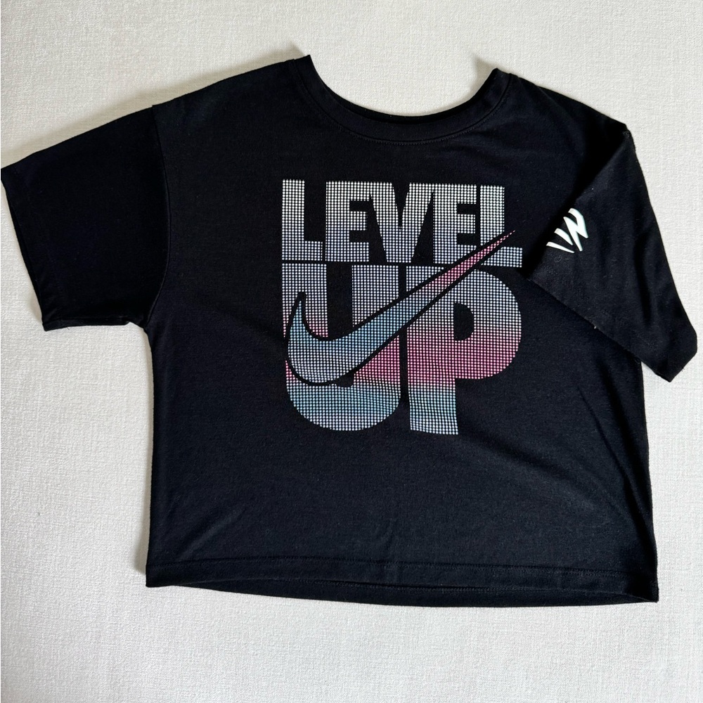 Nike Girls Youth M (10–12) Crop Dri-Fit Graphic Tee – Excellent Condition